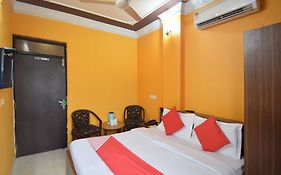 Oyo 11637 Hotel Novelty